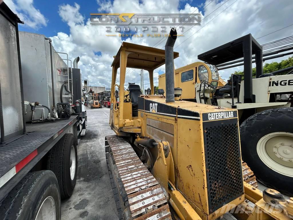 CAT D 3 C III Buldožerji goseničarji