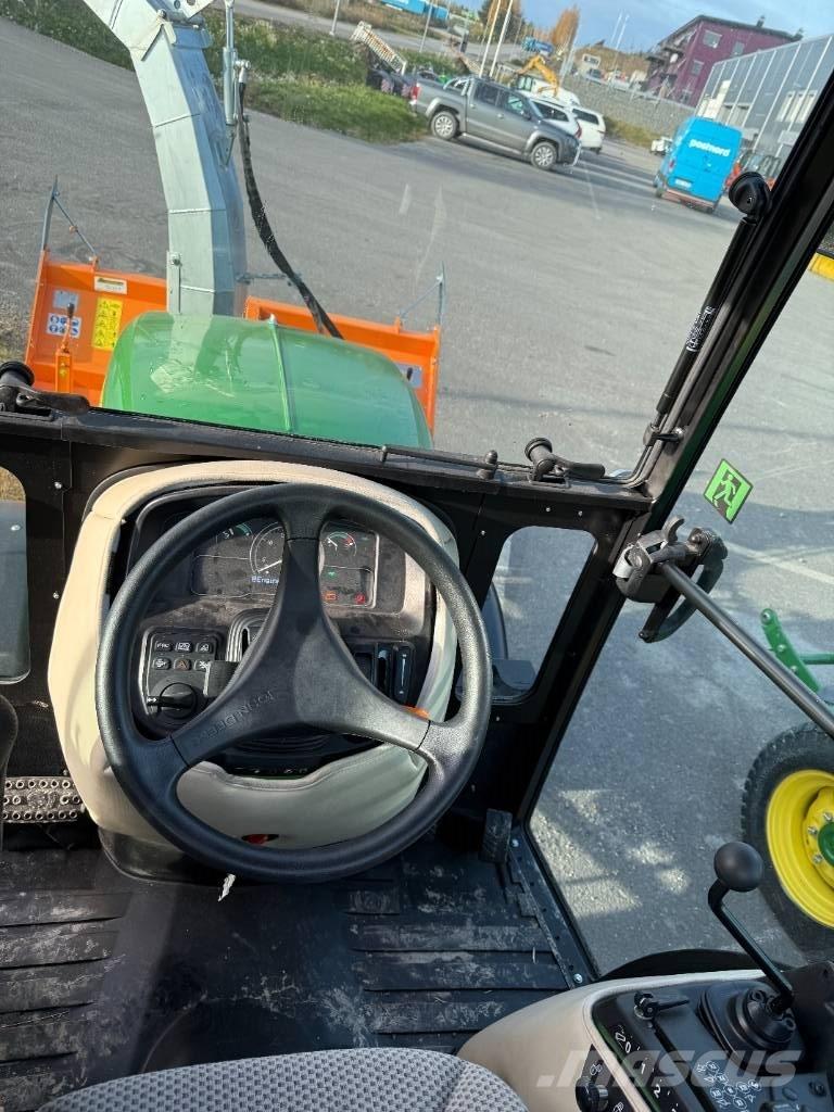 John Deere 2032 R Manjši traktorji