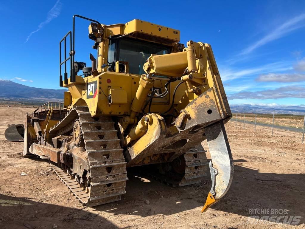 CAT D 8 T Buldožerji goseničarji