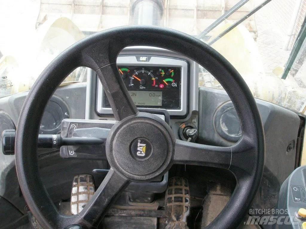CAT 950M Kolesni nakladalci