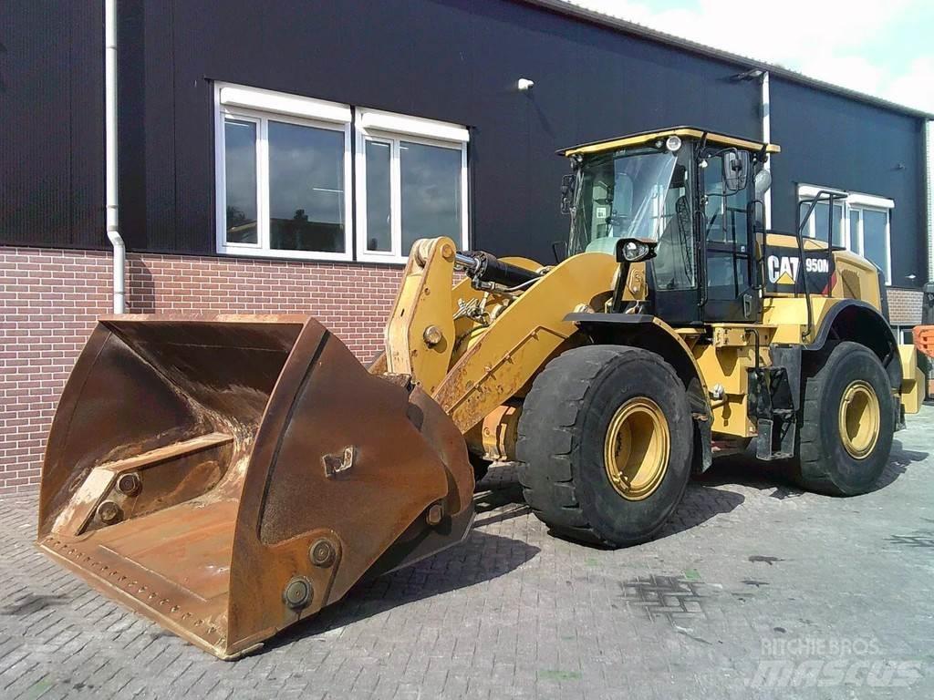 CAT 950M Kolesni nakladalci