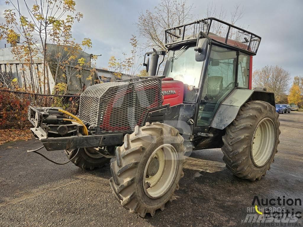 Valtra A 93H Traktorji