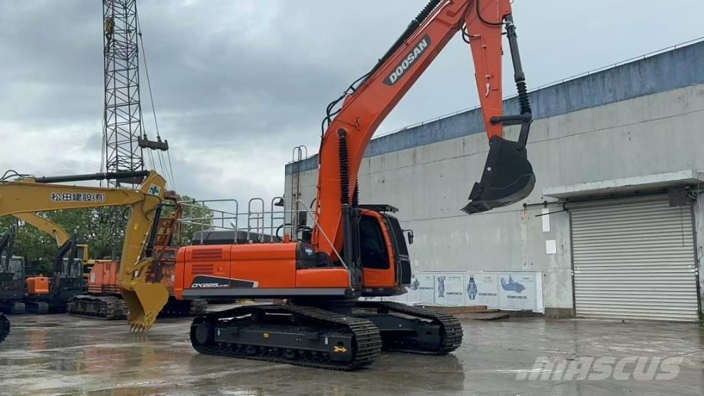 Doosan DX 225 LC Bagri goseničarji