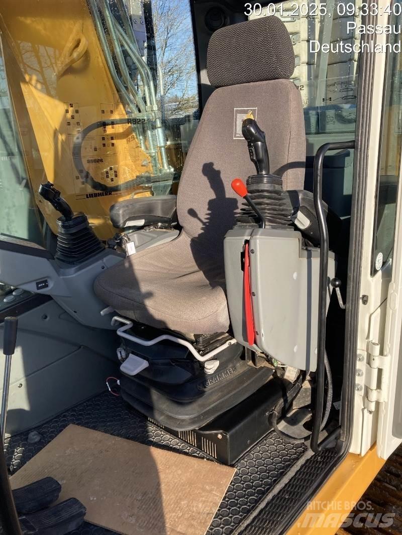 Liebherr R922 Bagri goseničarji