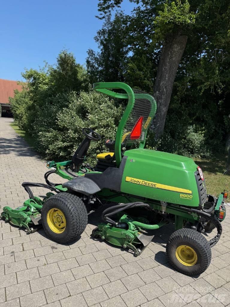 John Deere 8800 Vrtni traktor kosilnice