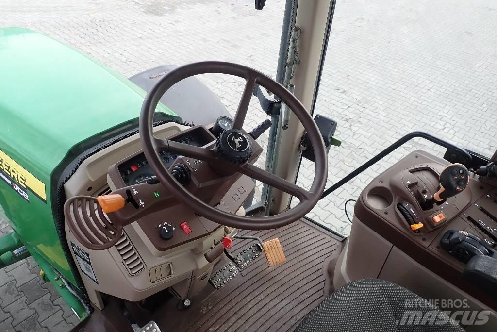 John Deere 6820 Traktorji