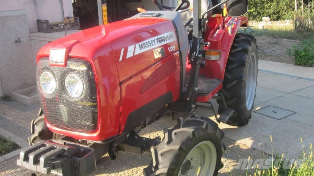 Massey Ferguson 1529 Traktorji