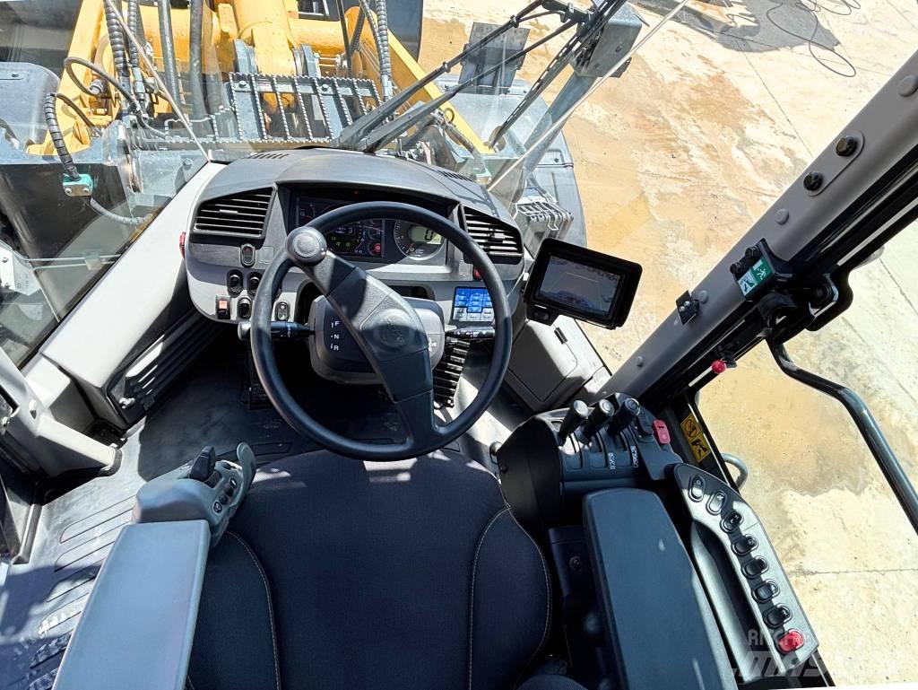 Komatsu WA380-8E0 Kolesni nakladalci