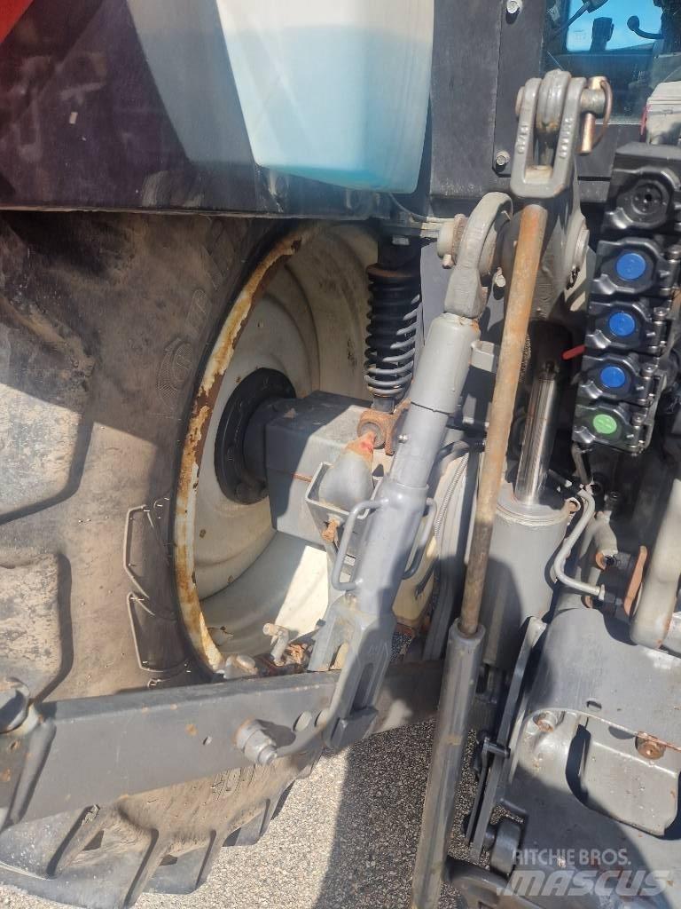 Valtra N143 Traktorji