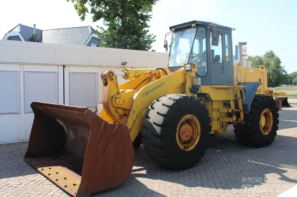 Furukawa 345 Kolesni nakladalci