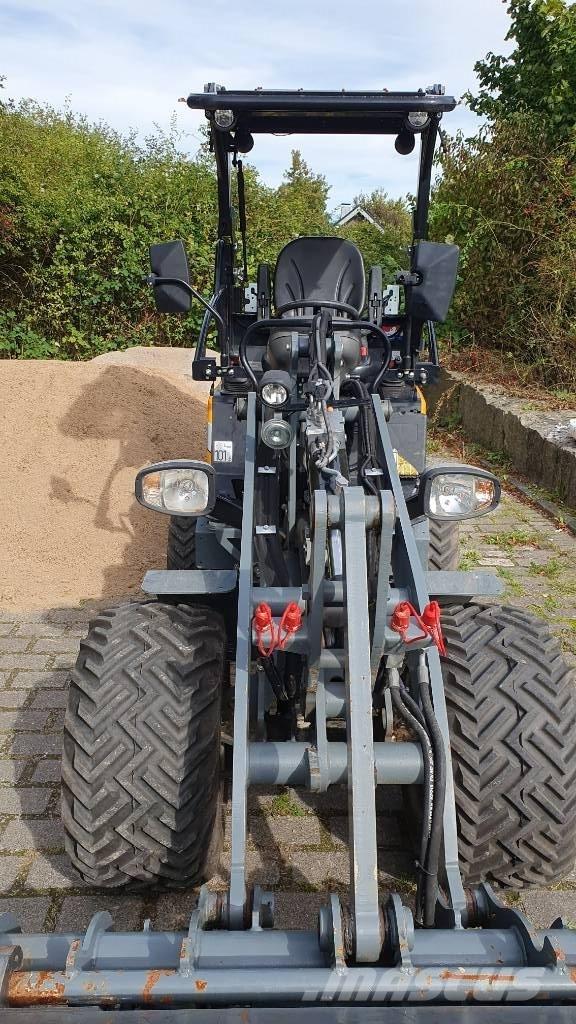 GiANT G 2300 X-tra Kolesni nakladalci