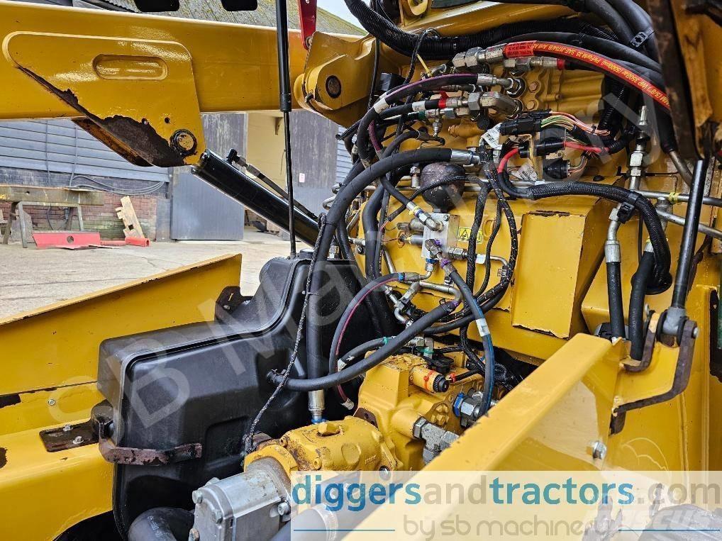 CAT 257 D Skid steer mini nakladalci