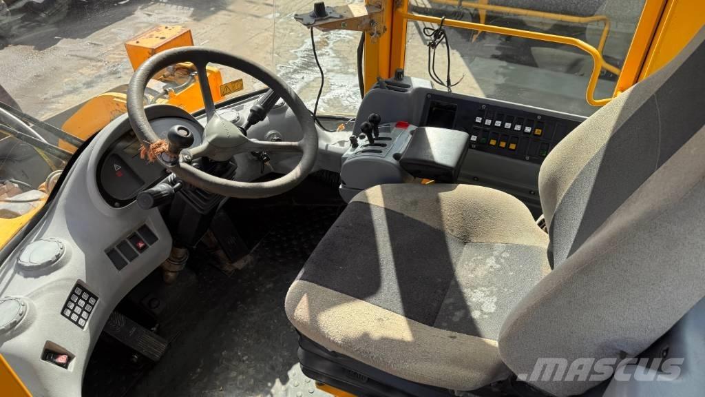 Volvo L 180 E Kolesni nakladalci