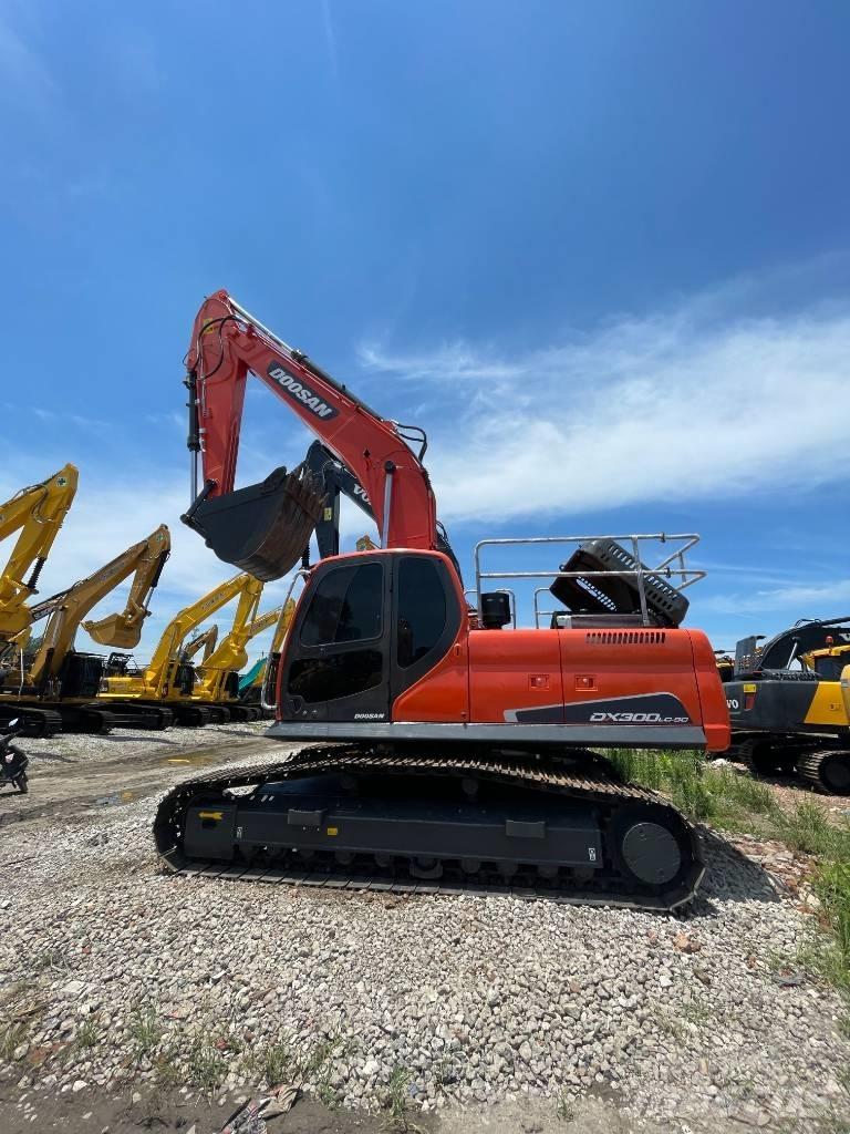 Doosan DX 300 LC Bagri goseničarji