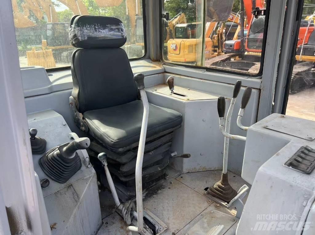 CAT D 6 G LGP II Buldožerji goseničarji
