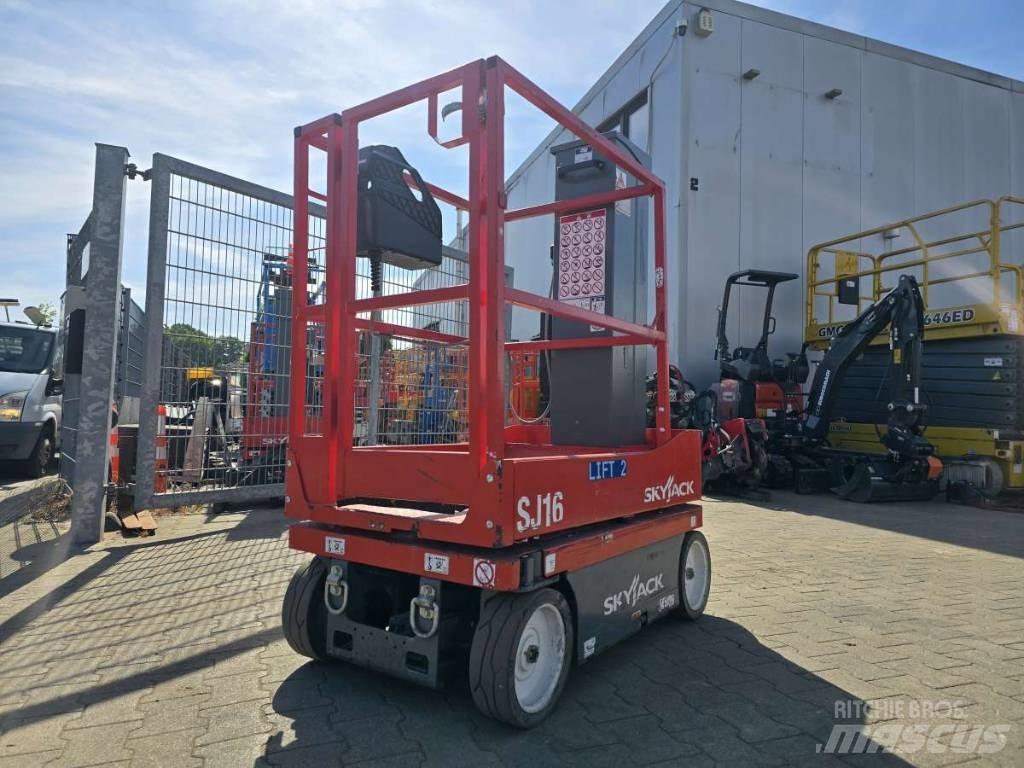 SkyJack SJ 16 Vertikalna dvigala