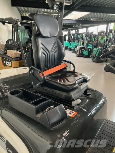 Mitsubishi FD25N3 Dizelski viličarji