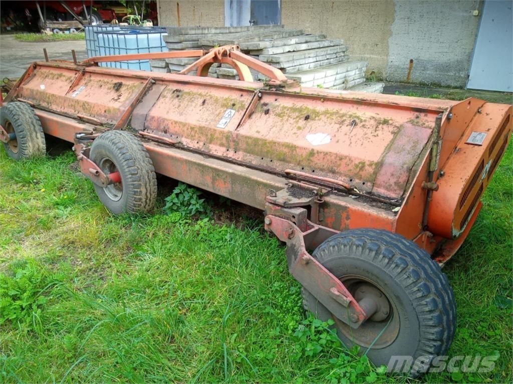 Kuhn NK 4801 Nega okolice - drugo