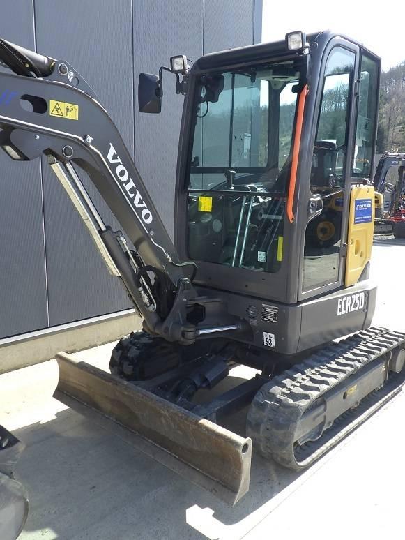 Volvo ECR 25 D Mini bagri <7t