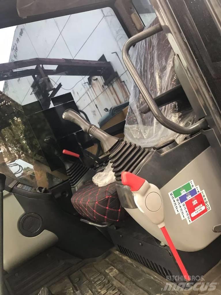 Komatsu PC 70 Bagri goseničarji
