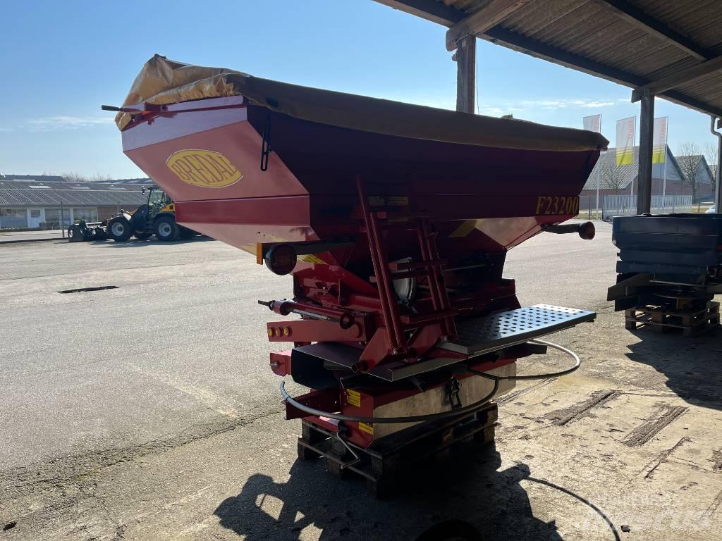 Bredal F2 3200 Trosilniki gnoja