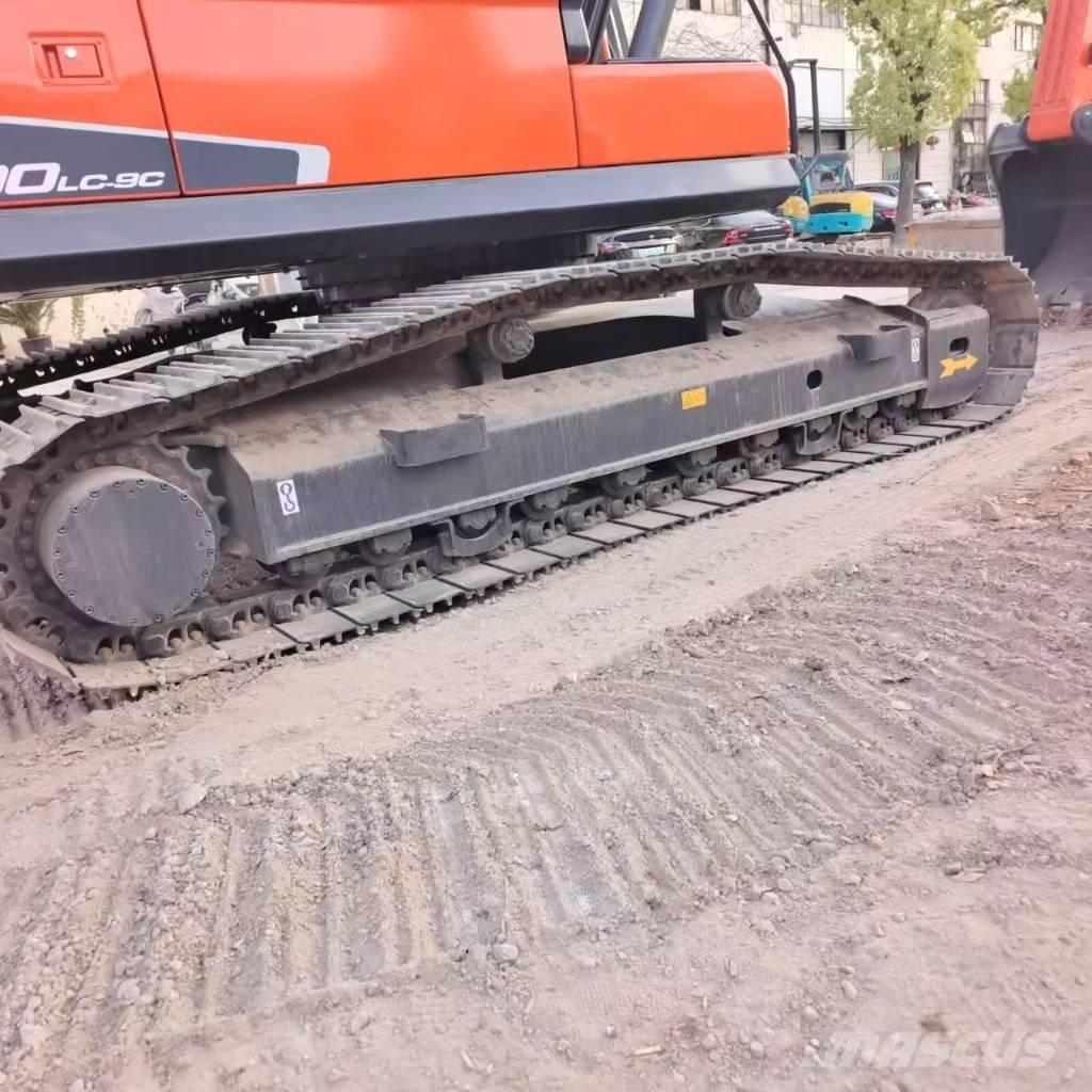 Doosan DX 300 LC Bagri goseničarji