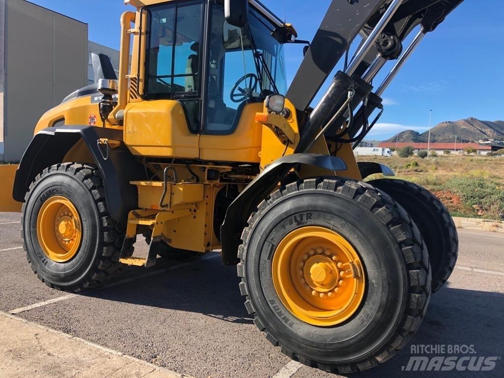 Volvo L90H Kolesni nakladalci