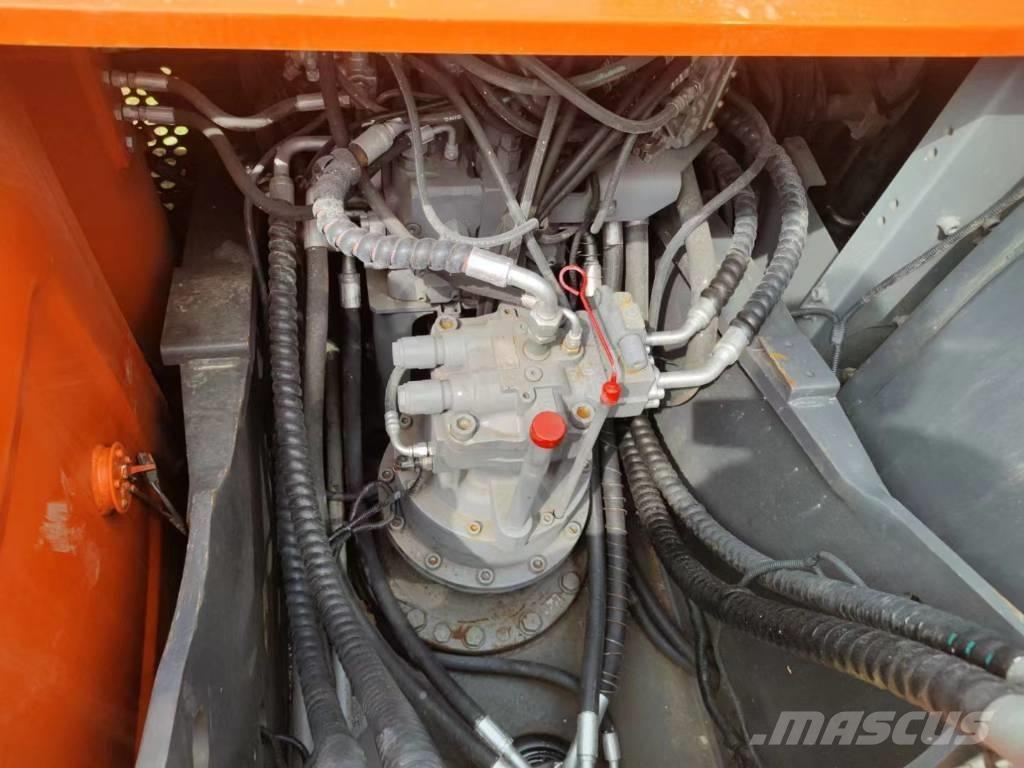 Hitachi ZX200 Bagri goseničarji