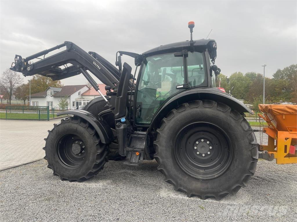Valtra N 175 Traktorji