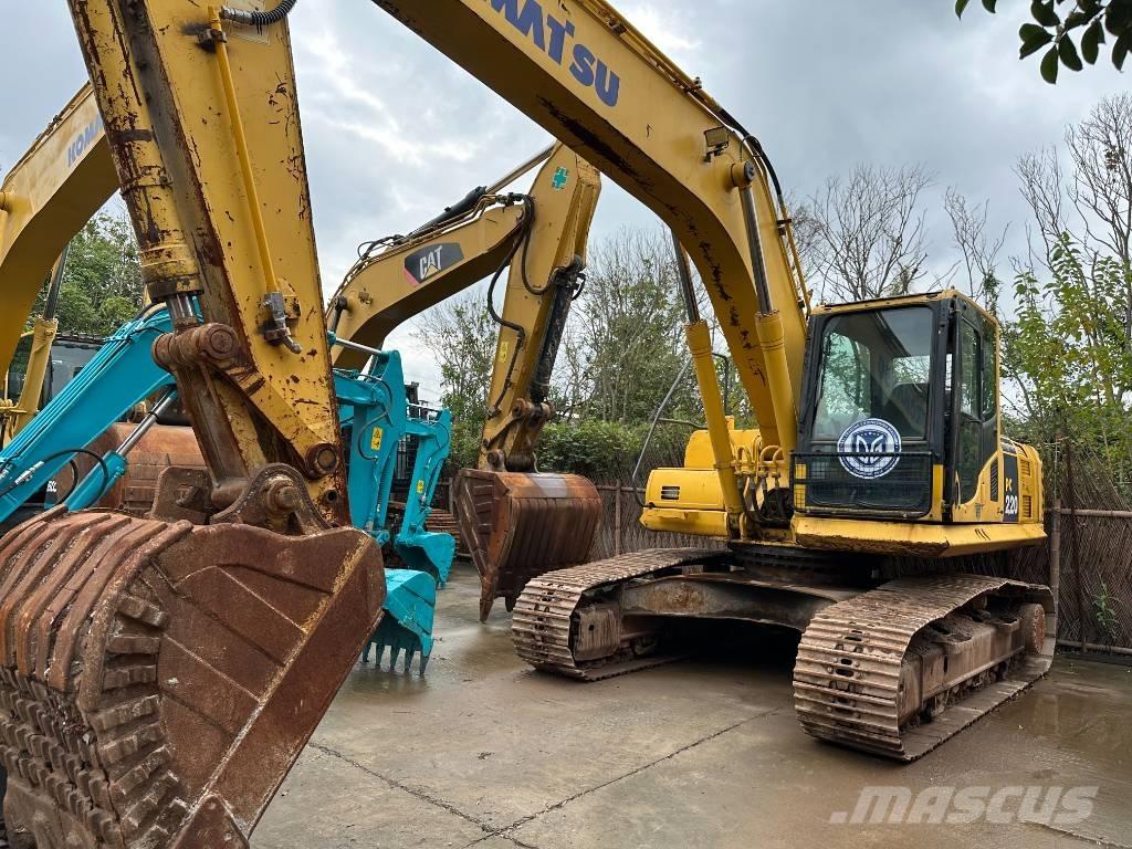 Komatsu PC 220-8 Bagri goseničarji