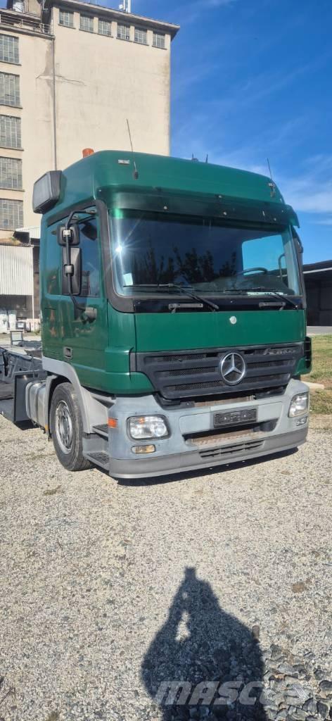 Mercedes-Benz Actros Tovornjaki za prevoz gozdnih strojev