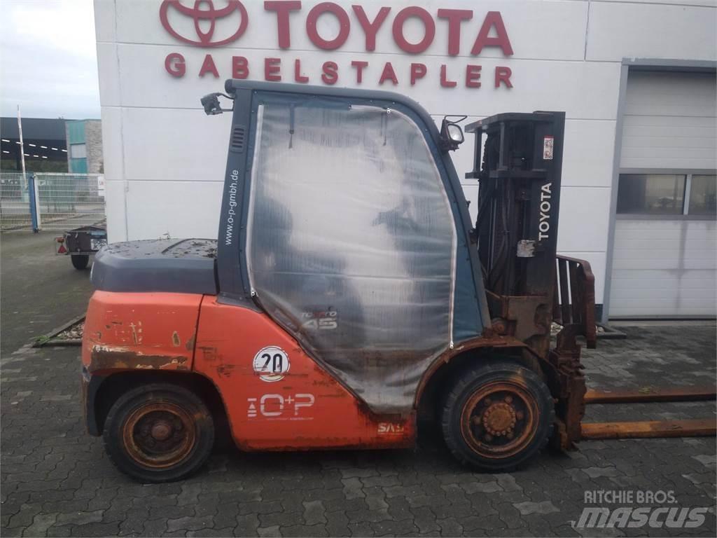 Toyota 40-8FD40N Dizelski viličarji