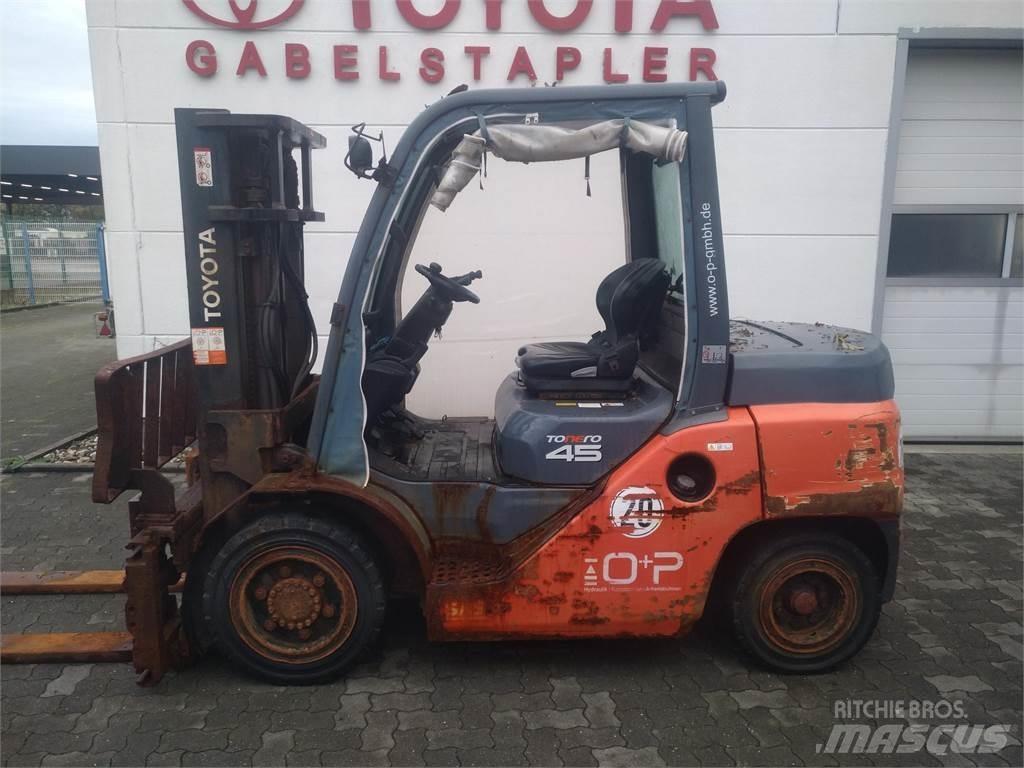 Toyota 40-8FD40N Dizelski viličarji