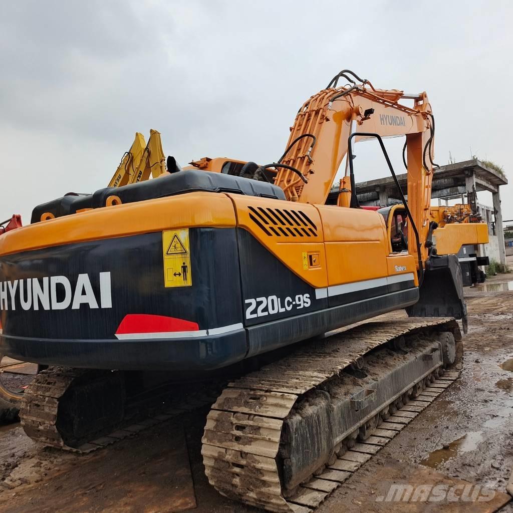 Hyundai 220 LC-9 Bagri goseničarji