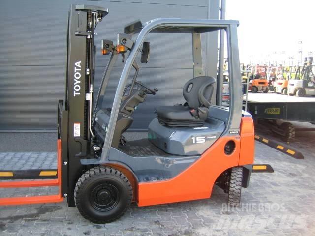 TOYOTA 028FGF15 Plinski viličarji