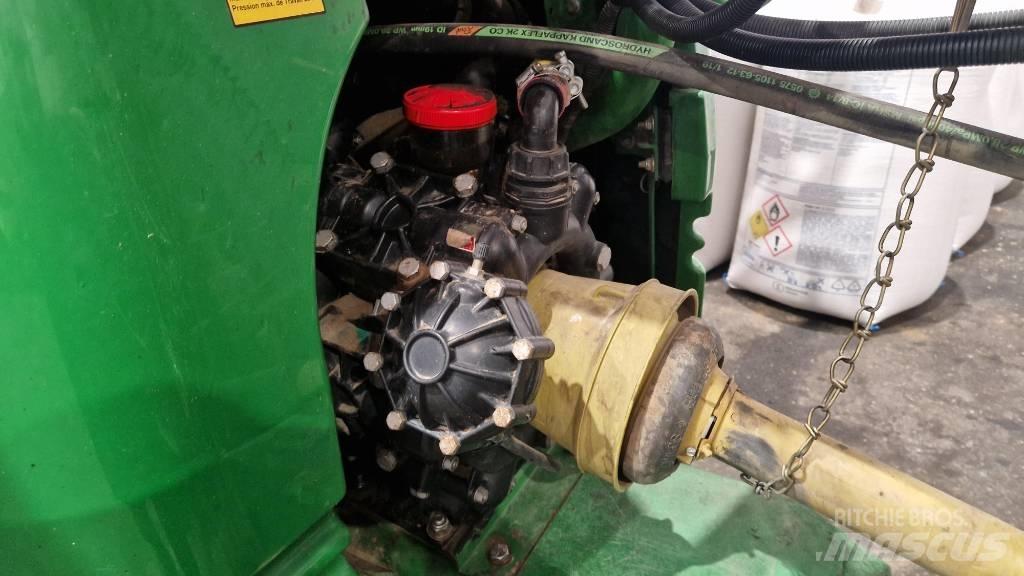 John Deere 962 i Vlečne škropilnice