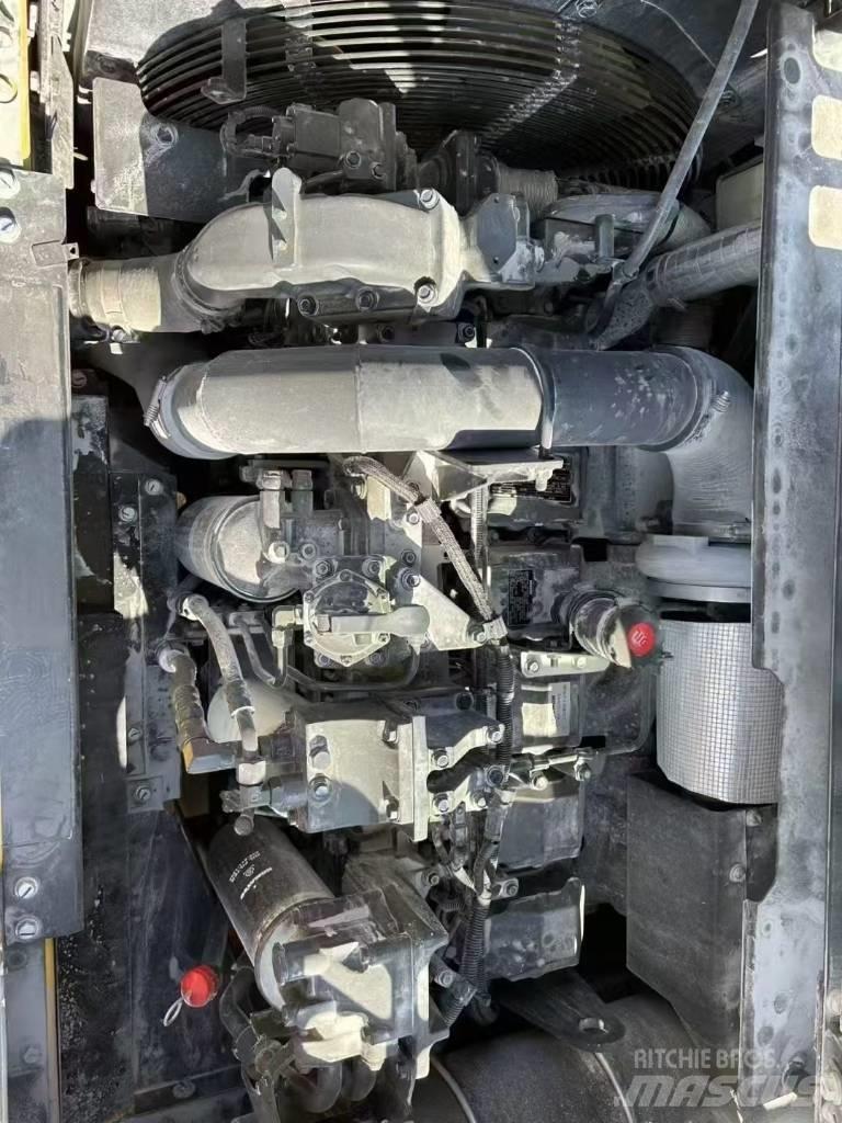 Komatsu 450LC-8 Bagri goseničarji