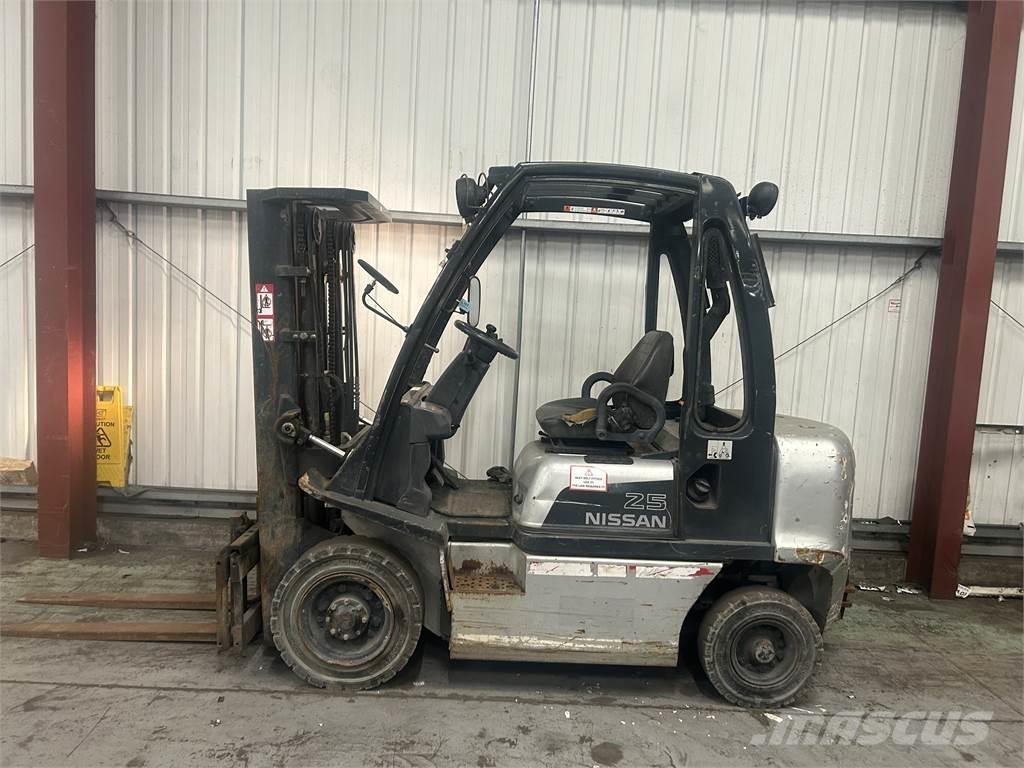 Nissan FD02A25Q Dizelski viličarji
