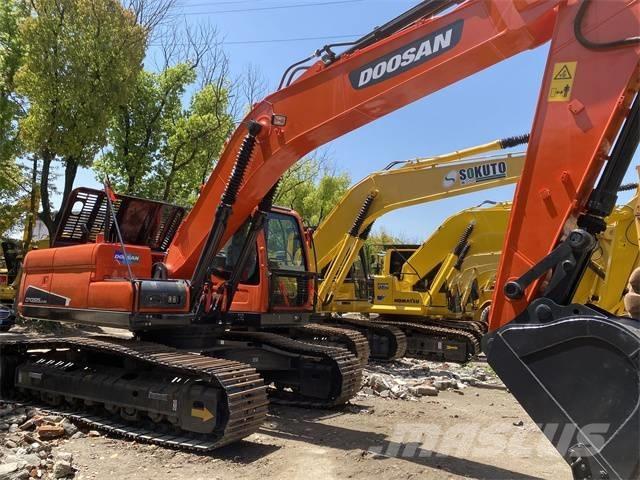 Doosan DX 225 LC Bagri goseničarji