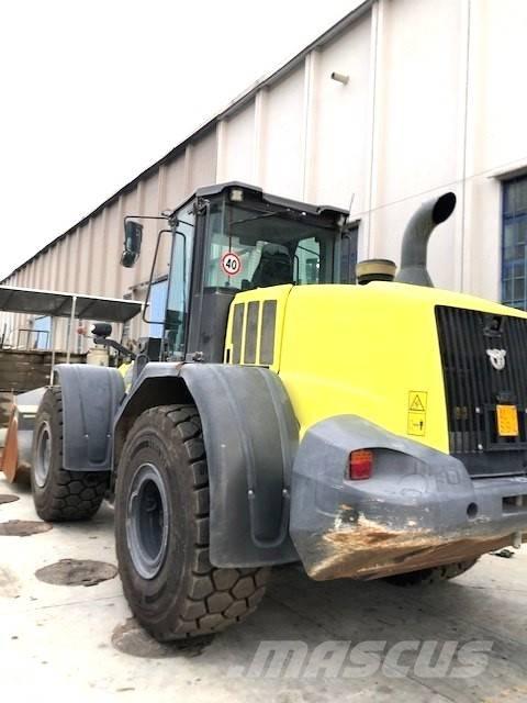 CASE 821G Kolesni nakladalci