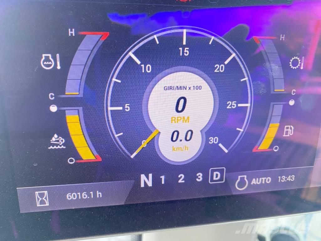 CASE 821G Kolesni nakladalci