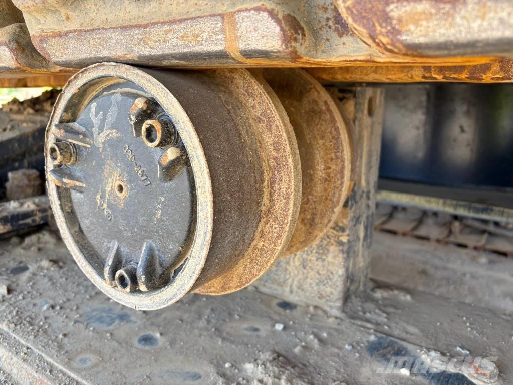 CAT 374 (On Transport) Bagri goseničarji