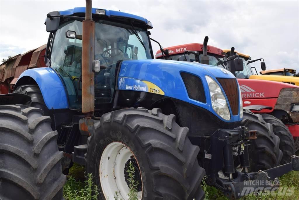 New Holland T 7040 Traktorji