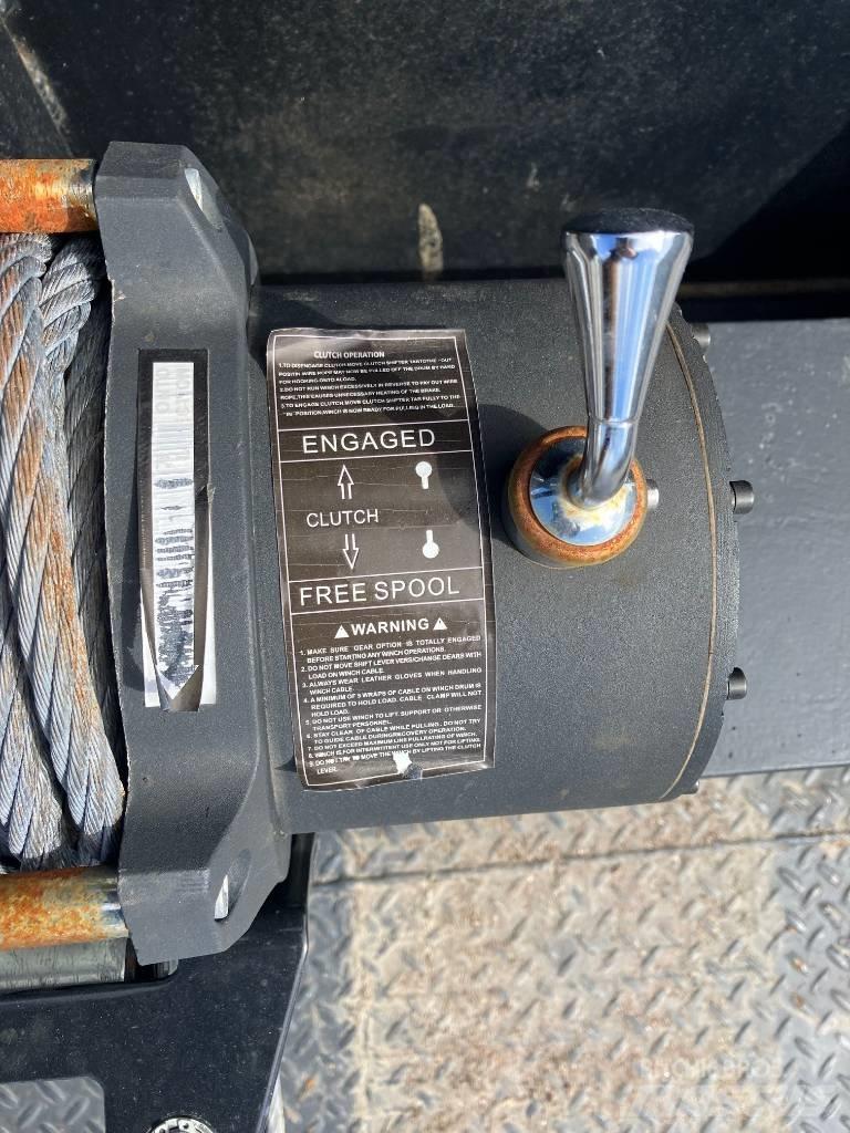 Sterling L 8513 Tovornjaki s kesonom/platojem