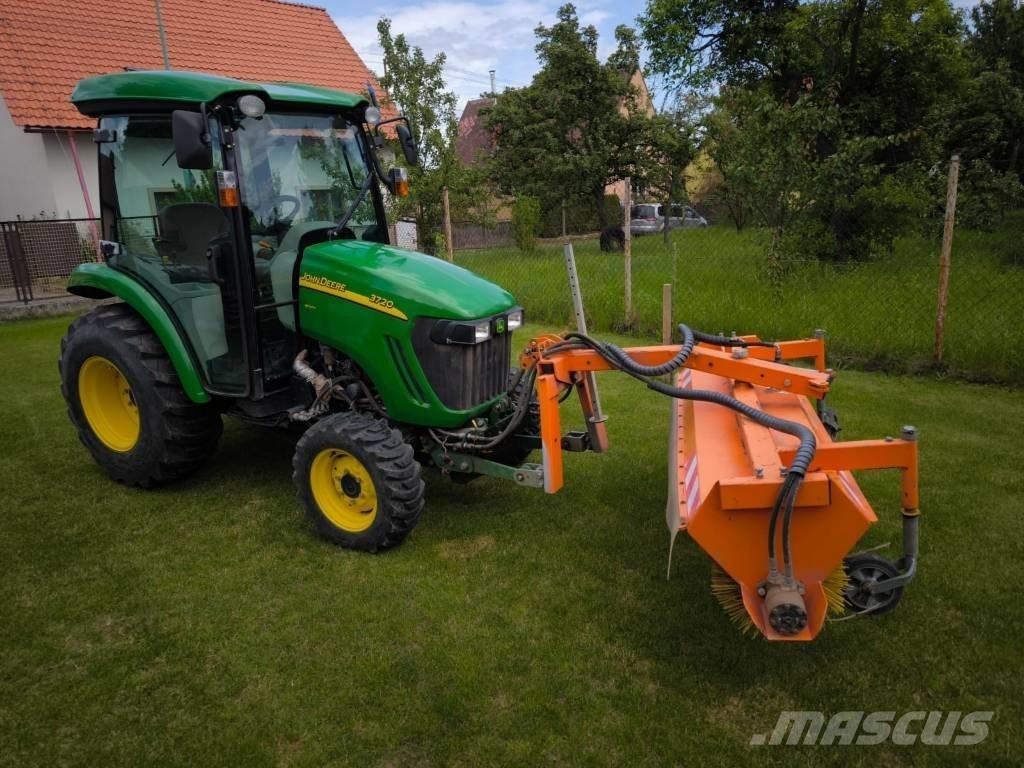 John Deere 3720 Manjši traktorji