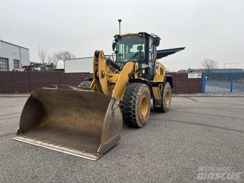 CAT 930M Kolesni nakladalci