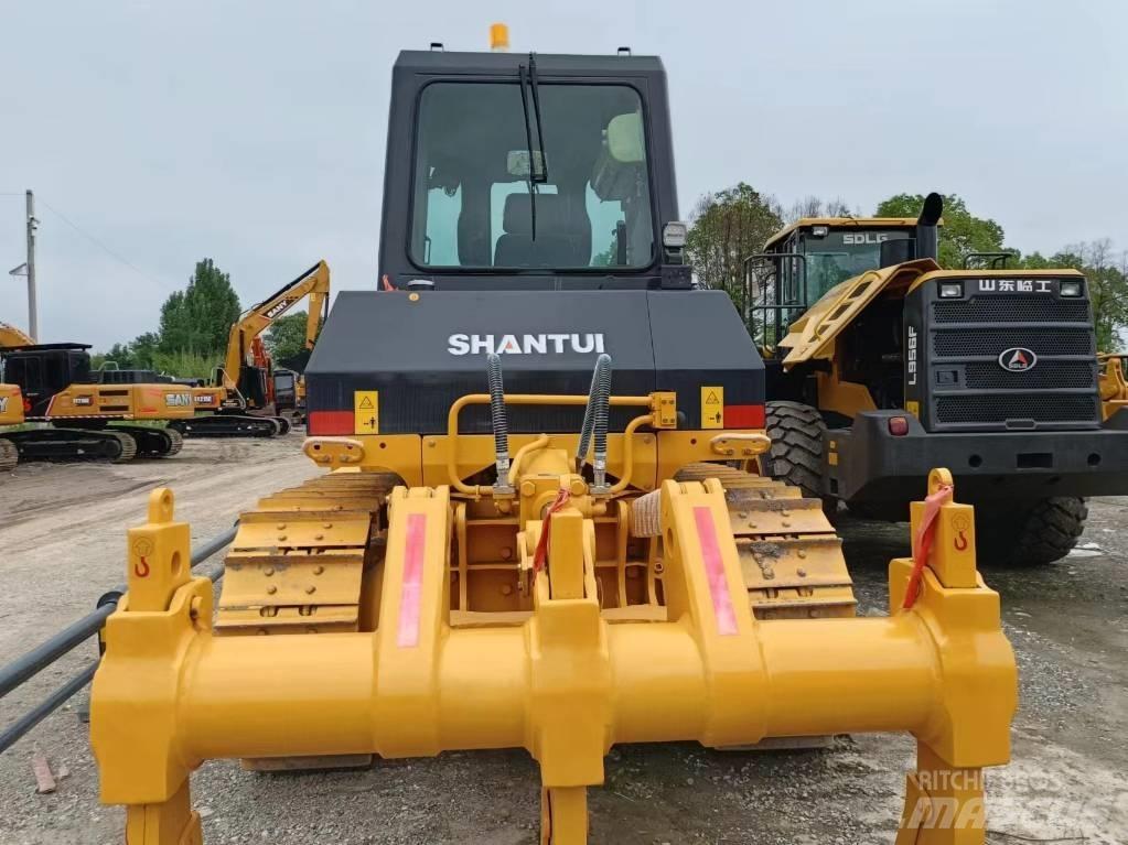 Shantui D16 Buldožerji goseničarji
