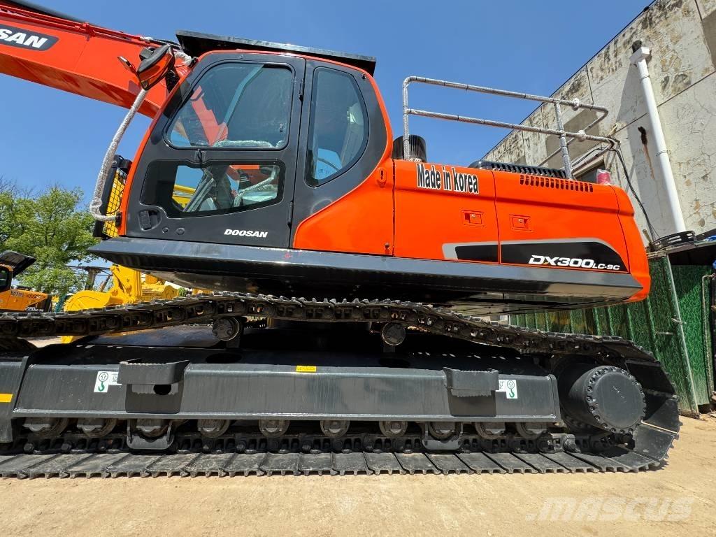 Doosan DX 300 LC-9S Bagri goseničarji