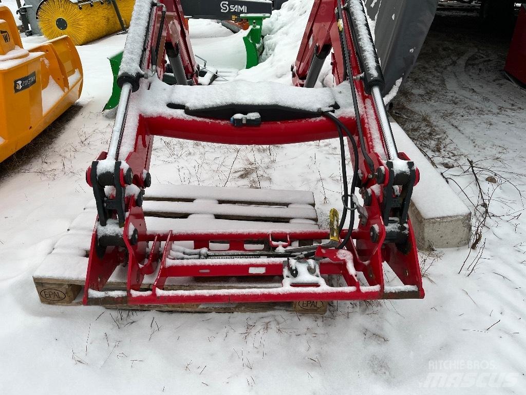 Massey Ferguson 945 Čelni nakladalci in kopači
