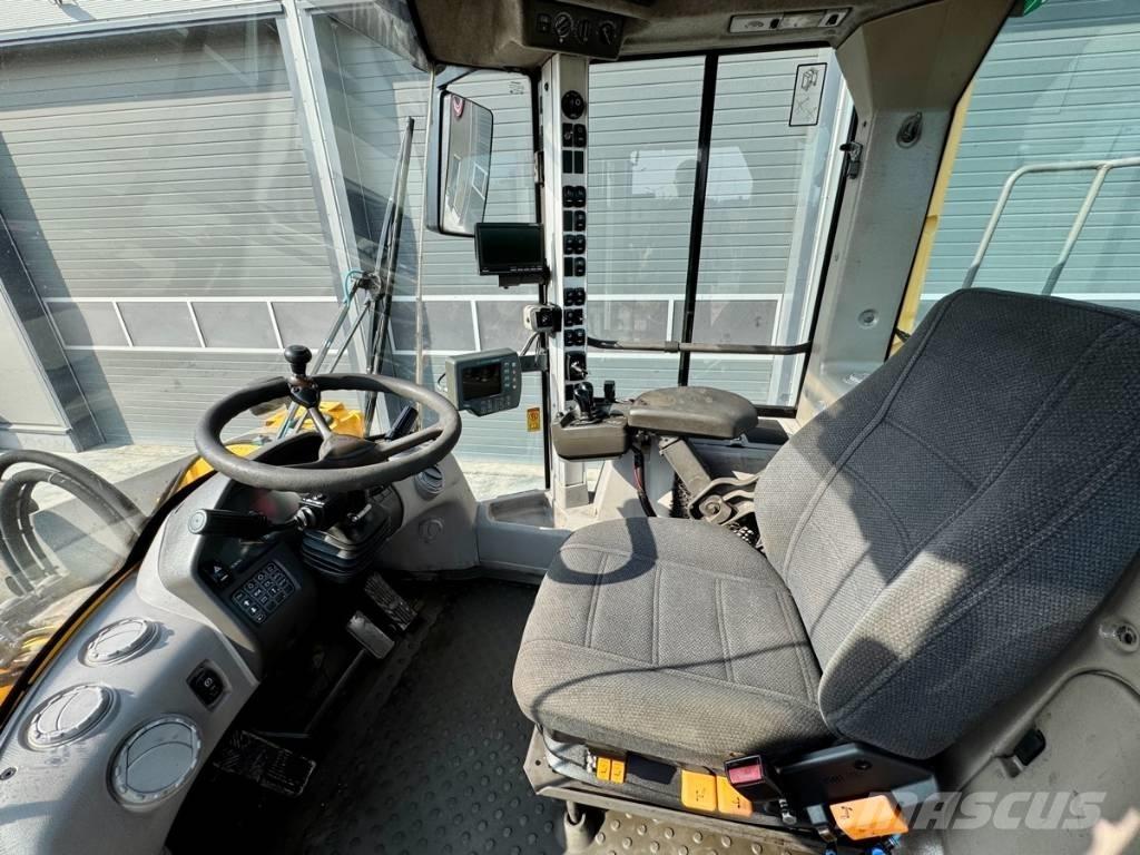 Volvo L 180 F Kolesni nakladalci